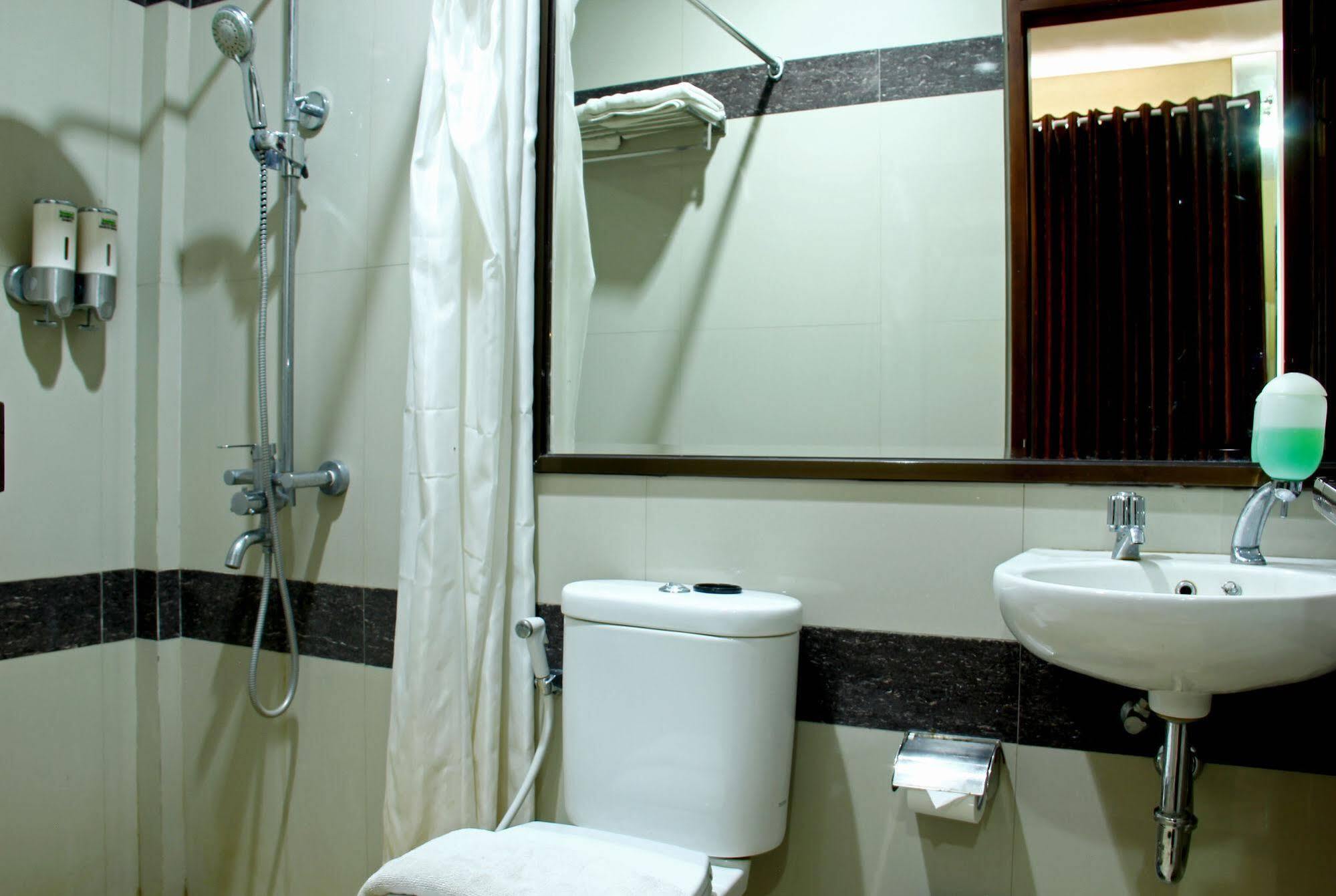 Reddoorz Plus @ Natuna Bandung Kültér fotó