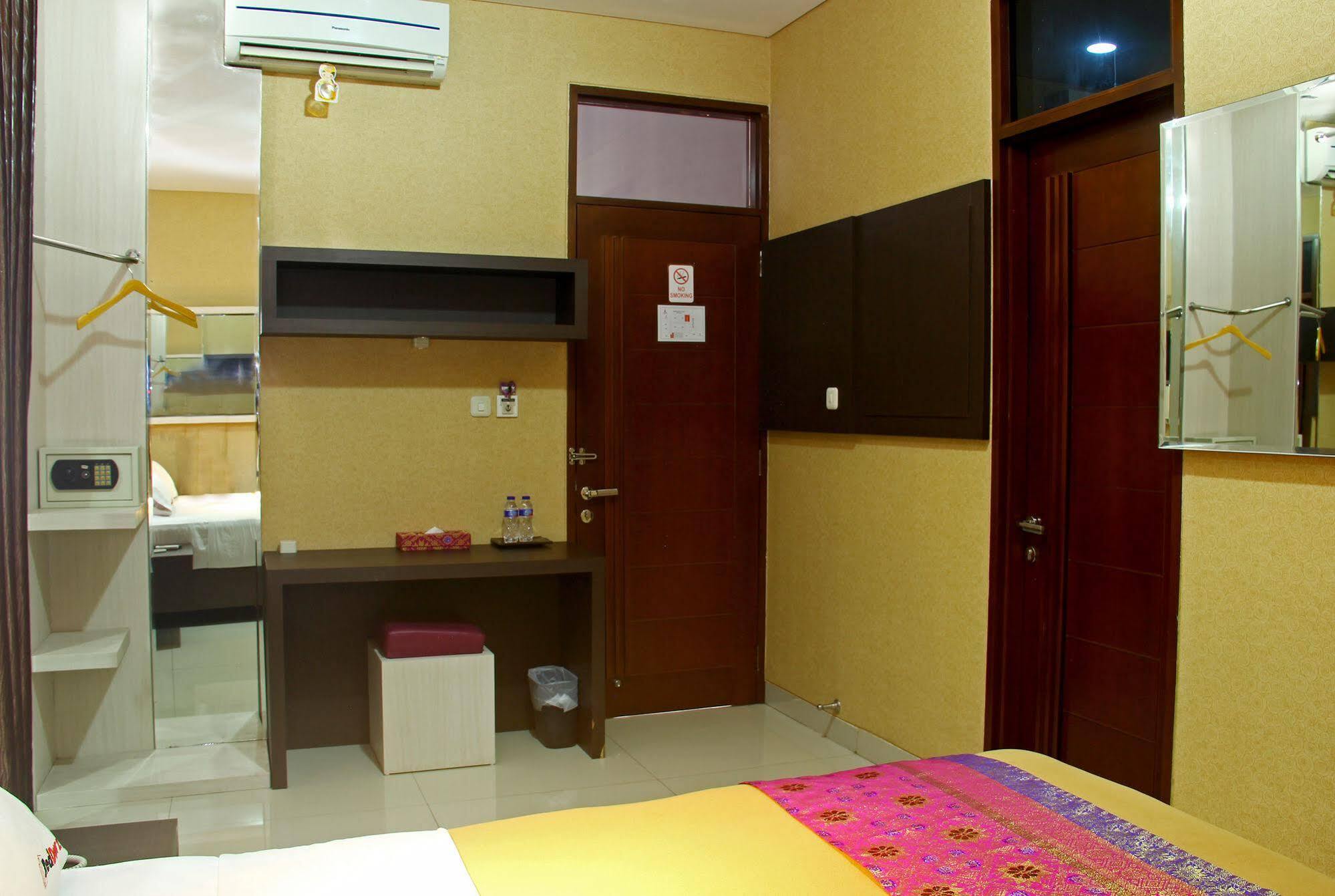 Reddoorz Plus @ Natuna Bandung Kültér fotó